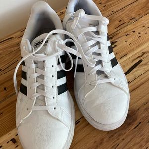 Adidas grand court sneaker size 10.5 white